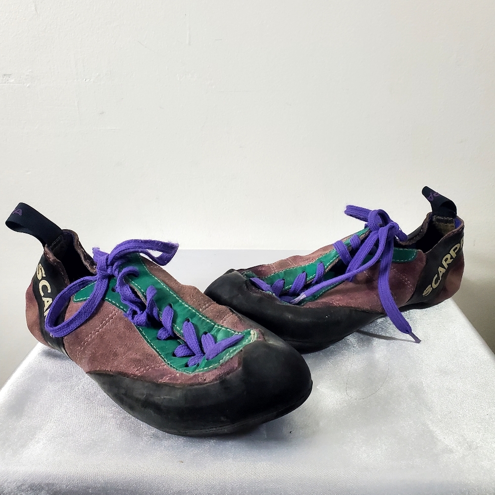 Scarpa Blue High Top Rock Climbing Shoes Women's size 7